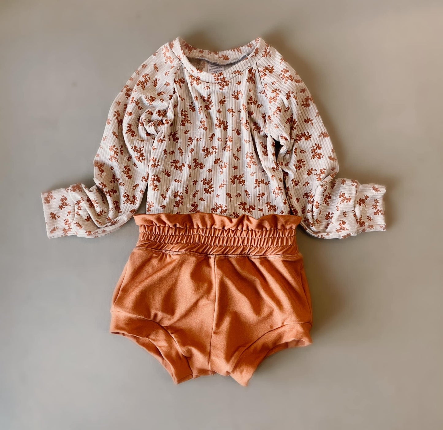 K. Thomas - 4T Bloomsbury Top & Ruffle Waist Shorties