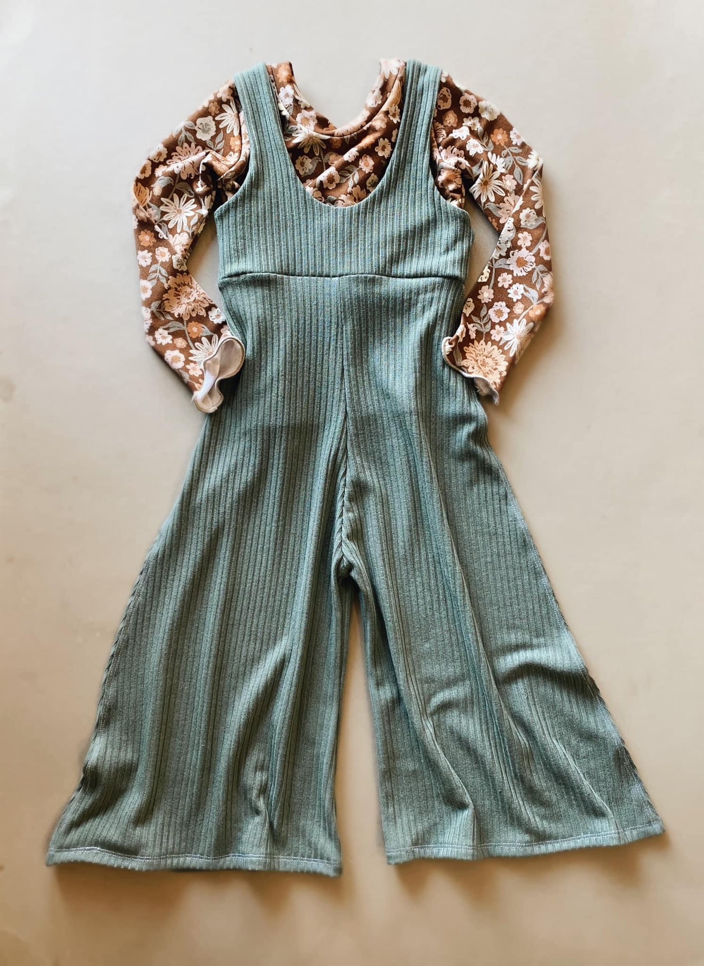 J. Twilley - RTS 2T Pinafore Wideleg & Bloomsbury