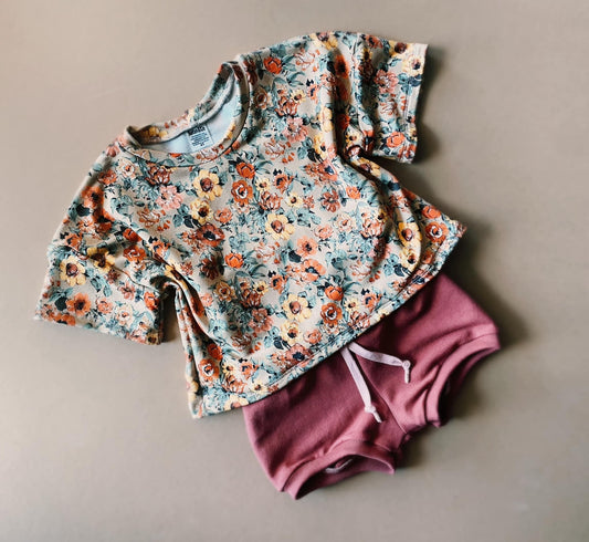 M. Sternadel- Vintage Tee & Olive Shorties