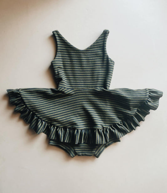 V. Casas - Ruffle Twirl & Bummies
